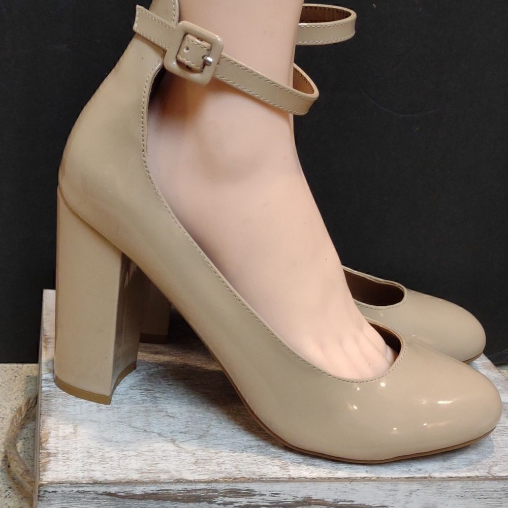 👍 Steve Madden Nude Heels Size 10.    A10